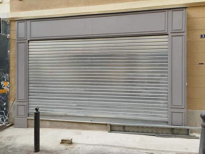 Réalisation et pose de rideaux métalliques sur mesure en Provence-Alpes-Côte d'Azur
